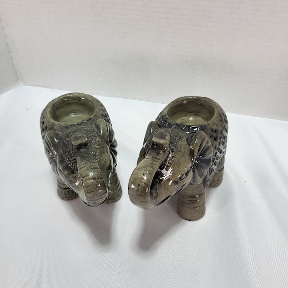 Pair of Grey Ceramic Elephant Tealight Candle Holder figurines - Picture 3 of 8